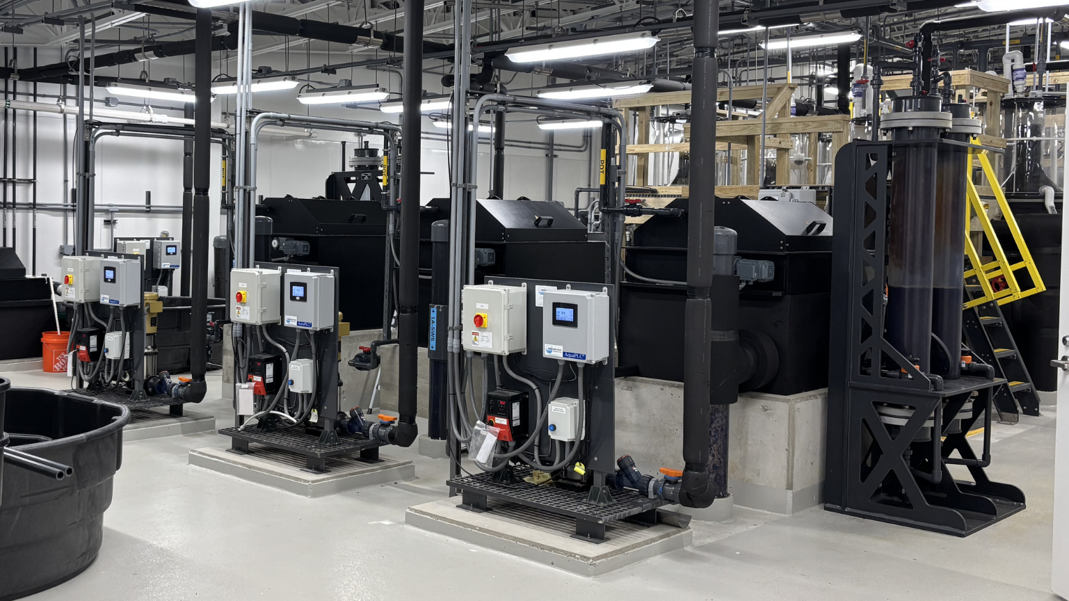 Integrated-Aqua Kansas City Zoo & Aquarium Drum Filter Installation